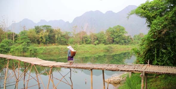 Easygoing Daily Life of Vang Vieng, Laos 9
