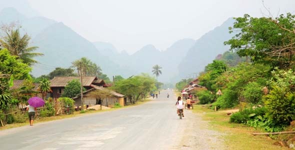 Easygoing Daily Life of Vang Vieng, Laos 14