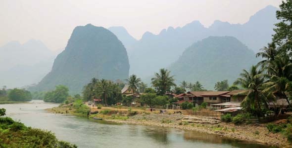 Easygoing Daily Life of Vang Vieng, Laos 15