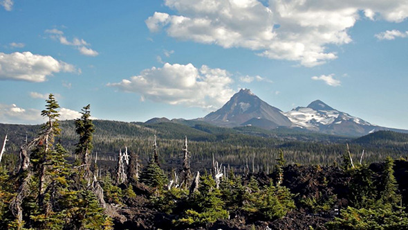 McKenzie Pass Three Sisters Cascade Range Cruise