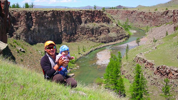 Father Daughter Posing Next Majestic River Canyon