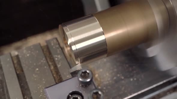 Thread Cutting with Oil Lubrication Machine Metalworking alt