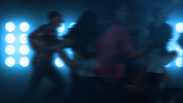 Running Crowd Hurrying Fans alt