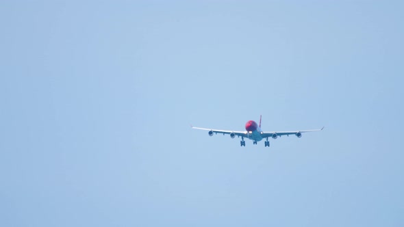 Airliner on Final Approach Before Landing alt