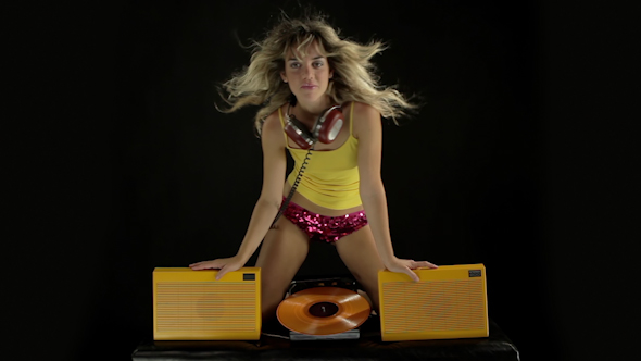 Girl Dancing, Vintage Sound System 3 alt