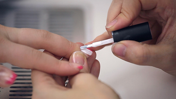 Making Nails White Pink Color 11 alt