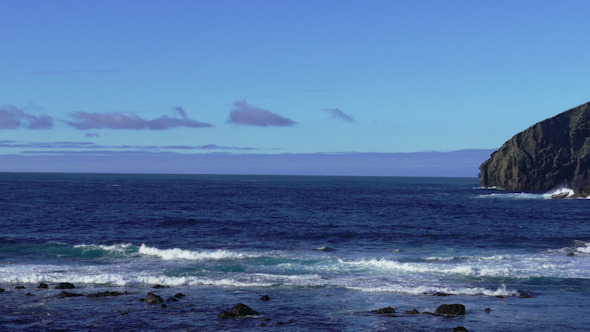 Waves Atlantic Ocean Breaking onto Rocks alt