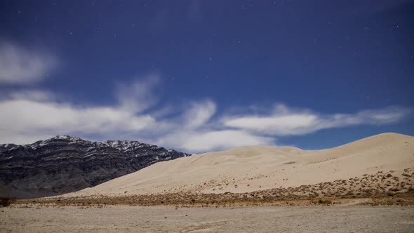 Star filled sky above the Eureka Dunes - Death Valley National Park - Time Lapse alt