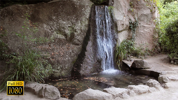 Waterfall In Vorontsovsky Park alt