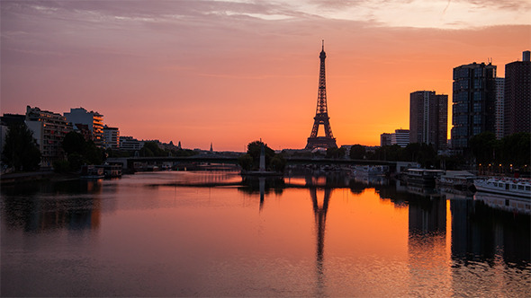 Sunrise on Paris Eiffel Tower