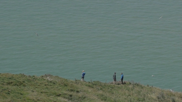 People Watch At The Ocean alt