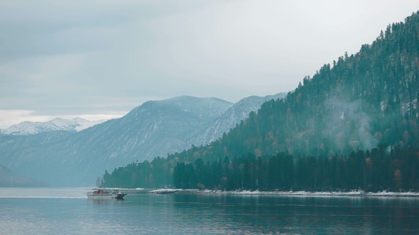 Teletskoe Lake Against Mountains alt