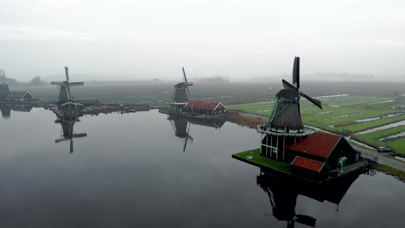 Wooden Wind Mill at the Zaanse Schans Windmill Village During Winter with Sfogy Landscape Wooden alt
