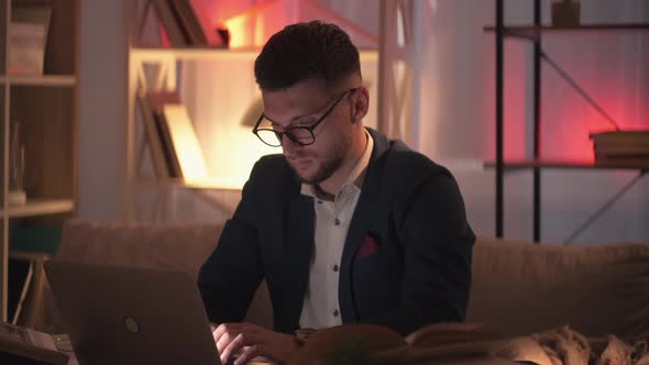 Business Research Busy Man Online Communication alt