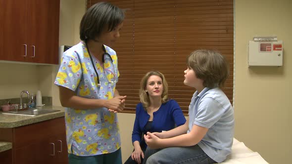 Nurse Introduces Herself To New Patients 1
