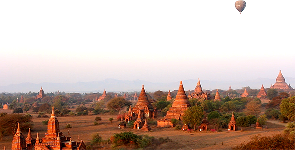 Hot Air Balloon over Bagan alt