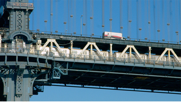 Manhattan Bridge Subway Train alt