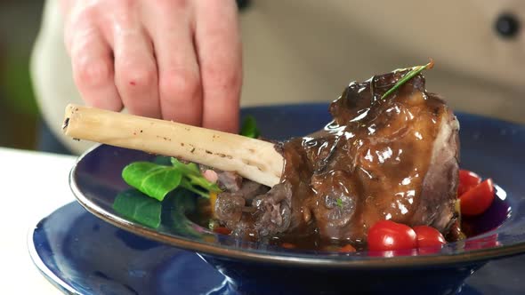 Cooked Lamb Shank Spinach Leaves alt