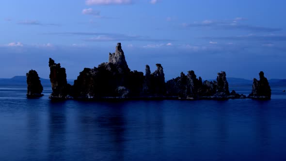 Tufa Formation On Scenic Mono Lake California At Sunset - Time Lapse 1