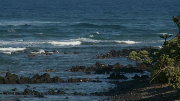 Waves Crashing On Rocks - Clip 2 (1)