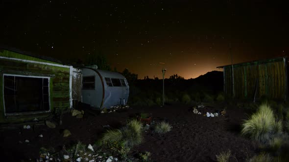 Abandon House In The Desert At Night   2