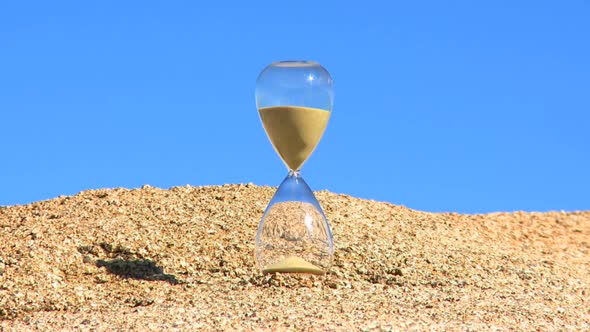 An Hour Glass - Clip 3