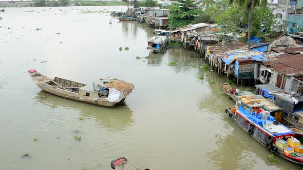 House Boats And Shacks On The Saigon River - Ho Chi Minh City (Saigon) 1