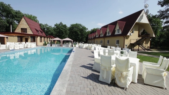 Party By The Pool alt