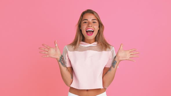 Blonde Lady with Shiny Freckles Dressed in Top alt