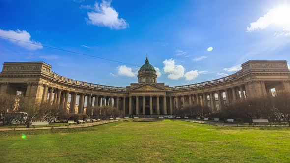 Timelapse Kazan Cathedral and Nevsky Prospekt in St. Petersburg. Tourism in Russia, alt