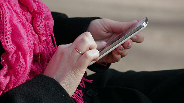 Using Smartphone alt