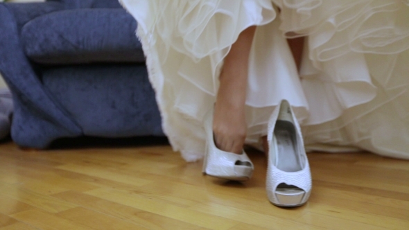Lacing Wedding Shoes