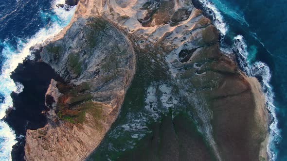 Birdʻs Eye view of an secluded island in hawaii alt