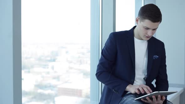 Good News From Friends in Social Networks alt