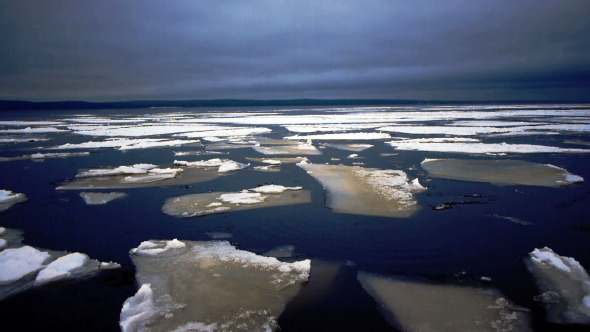 Floating of Onego Lake Ice, Petrozavodsk