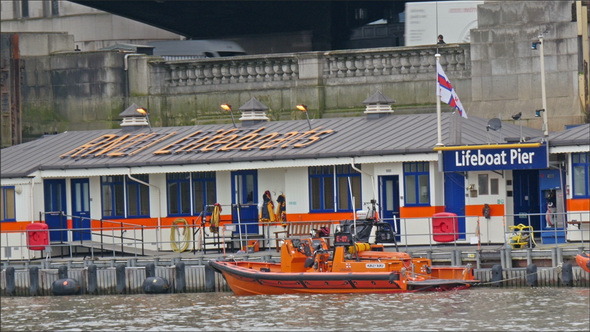 The Lifeboat Pier in Thames River