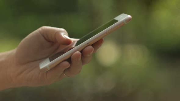 Using Smartphone alt