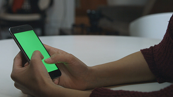 Using Smartphone with Green Screen alt