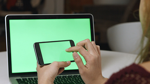 Using Smartphone with Green Screen Laptop