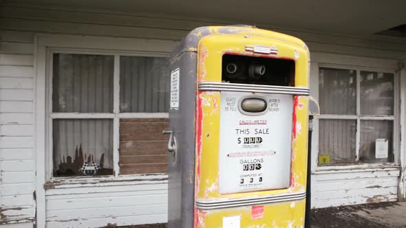 Old Gas Pump 1 alt