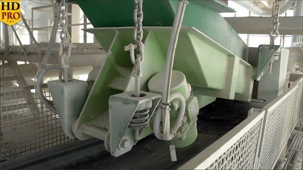 The Side View of the Shaking Machine