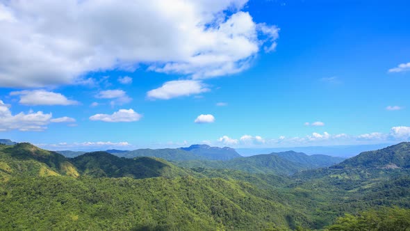 4k Time-lapse of mountain with blue sky and cloud at Khao Kho, Phetchabun, Thailand alt