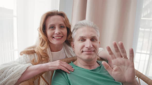 Portrait of Cheerful Senior Spouses alt