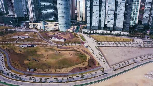 Vistas Diferentes del Parque La Mexicana en CDMX alt