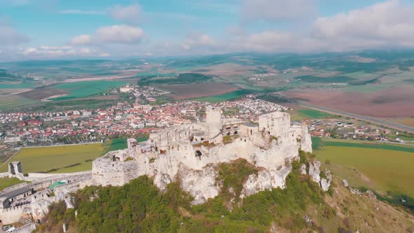 Aerial View on Spissky Hrad. Slovakia. The Ruins of Stone Castle on the Hill alt