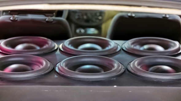 Six Car Speakers Diffusers Moving With Sound