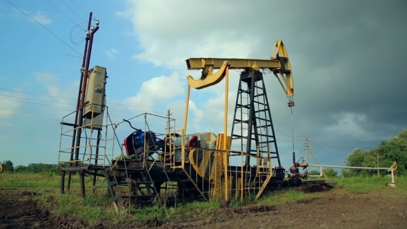 Working Oil Pumps Working Oil Pumps