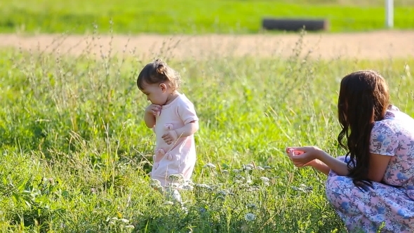Beautiful Mother And Baby Outdoors Nature Beautiful Mother And Baby Outdoors Nature