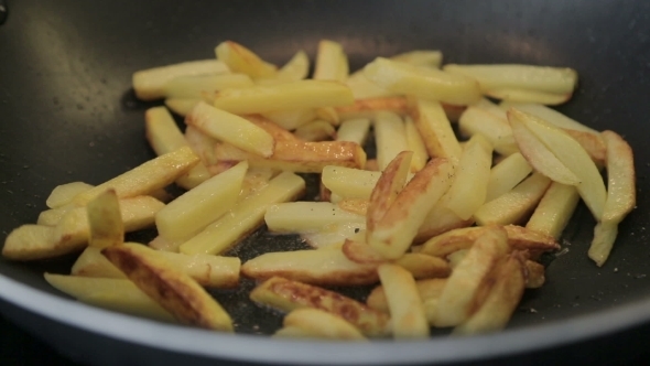 French Fries Are Fried In a Pan alt