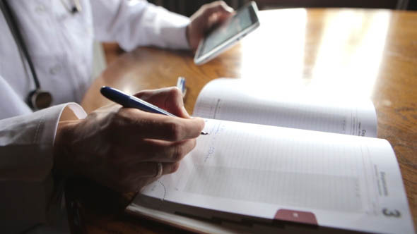 Doctor Patient Records to the Reception Doctor Patient Records to the Reception